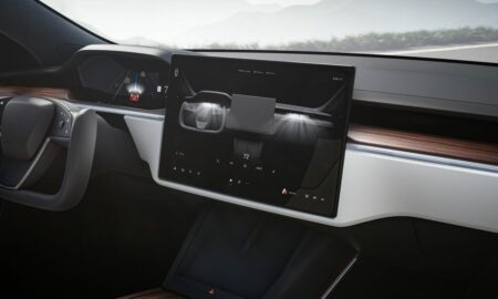 'Şimdiye kadar yapılmış en hızlı üretim arabası' olan Tesla Model S Plaid'in ilk çıkışı nasıl izlenir?