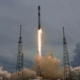 SpaceX uzaya 88 uydu fırlattı