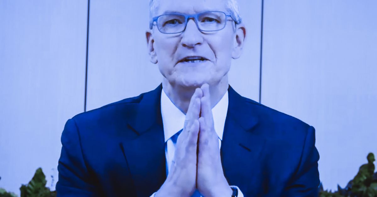 Tim Cook, yaklaşan antitröst faturalarıyla iPhone'u bozmaya karşı uyarmak için Nancy Pelosi'yi aradı