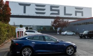 Tesla, pil azaltma davasını çözmek için 1,5 milyon dolar ödemeyi kabul etti