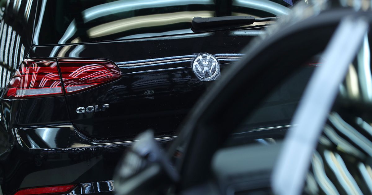 Volkswagen ve BMW, daha kirli arabalar yapmak için gizli anlaşma yaptıkları için 1 milyar dolar para cezasına çarptırıldı