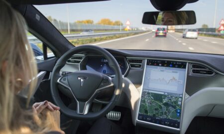 ABD hükümeti, acil durum araçlarıyla Tesla Otopilot kazalarına soruşturma açtı