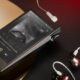 Bu süper pahalı Astell & Kern müzik çalarda küçük bir lambalı amfi var