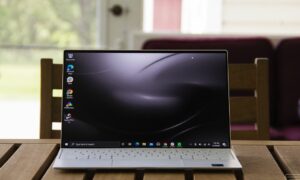 Dell XPS 13 OLED ve Asus ZenBook 13 OLED arasında nasıl seçim yapılır