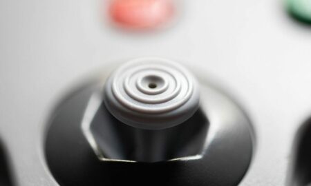 N64 denetleyicisi, joystick'lere garip ama önemli bir girişti