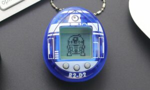 R2-D2 artık resmen bir Tamagotchi dijital evcil hayvanı, yirmi yıl çok geç