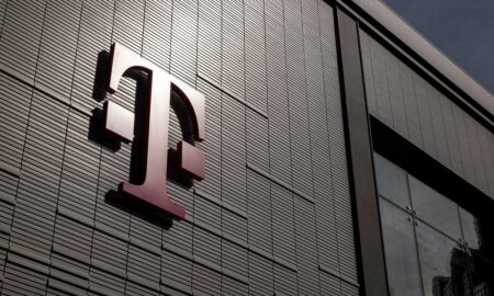 T-Mobile CEO'su, en son veri ihlalini 'alçakgönüllü' olarak nitelendiriyor, güvenliğe bağlı olduğunu iddia ediyor