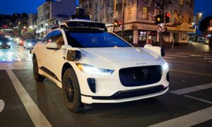 Waymo, San Francisco'da otonom sürüşler sunmaya başladı