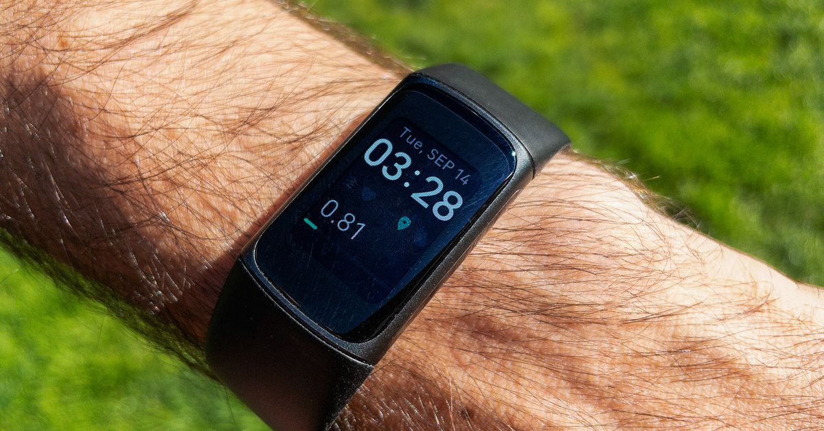 Fitbit'in en yeni fitness takipçisi Charge 5 artık mevcut