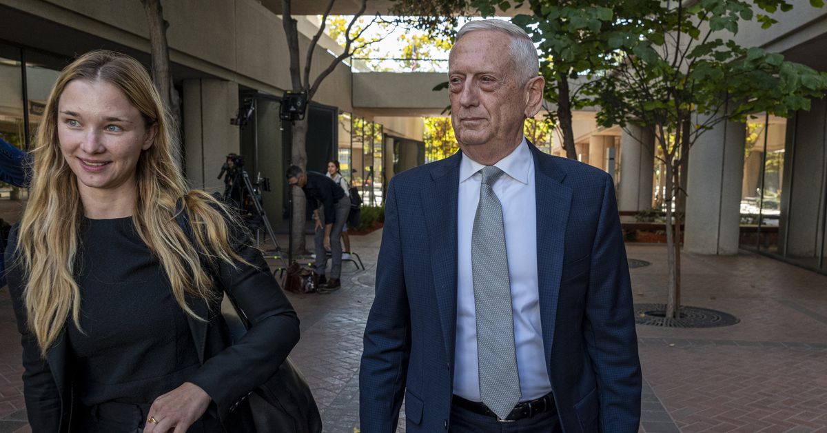 General Mattis, Theranos'tan Elizabeth Holmes'un "sorumlu olduğunu" söylüyor