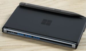 Surface Duo 2 telefonunuza bir Surface Pen yerleştirmek 65 dolara mal olacak