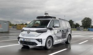 VW, ikonik mikrobüsünü elektrikli bir robotaksi olarak canlandırıyor