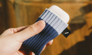 AirPod Beanies, kötü şöhretli iPod Sock'u yeni nesil için geri getiriyor