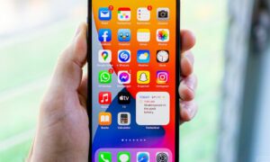 Apple, iOS 15.1'i SharePlay ve daha fazla iPhone 13 Pro kamera seçeneğiyle piyasaya sürdü