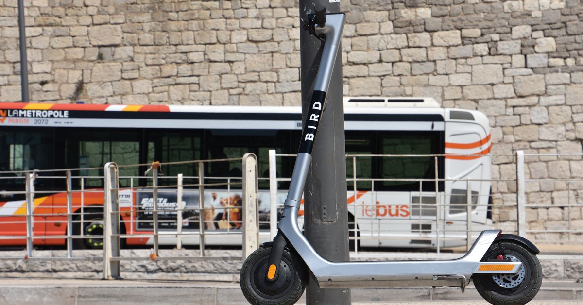 Bird's scooter'ları artık kaldırımda sürerken rahatsız edici bip sesleri çıkaracak