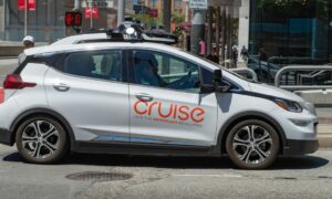 Ford ve GM, eller serbest sürüş için 'Cruise' terimi üzerinde anlaşmaya varmak için çalışıyor