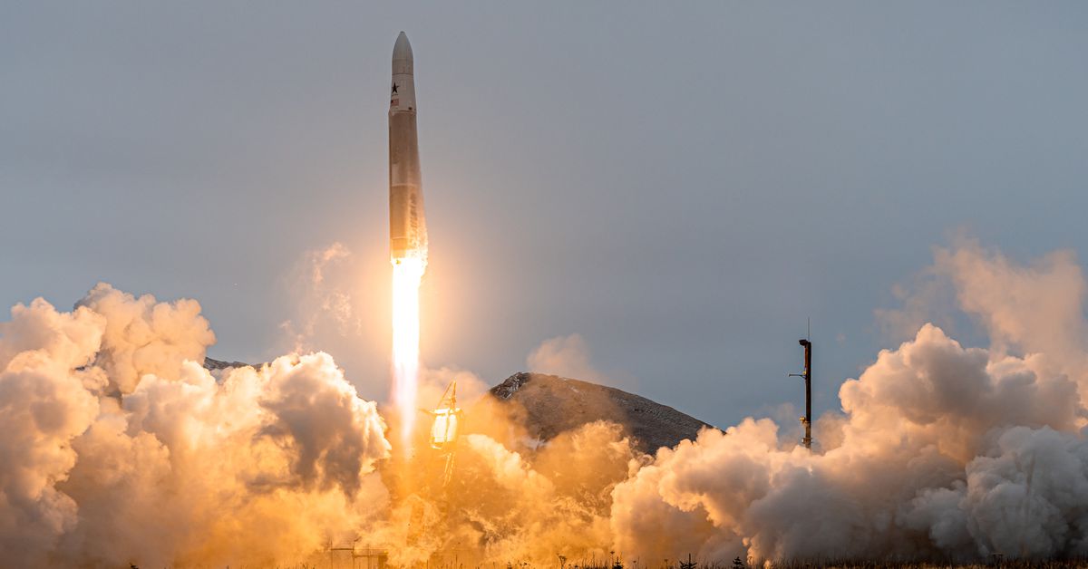 Küçük uydu fırlatıcı Astra, garip yana doğru roket fırlatma nedenini tespit ediyor