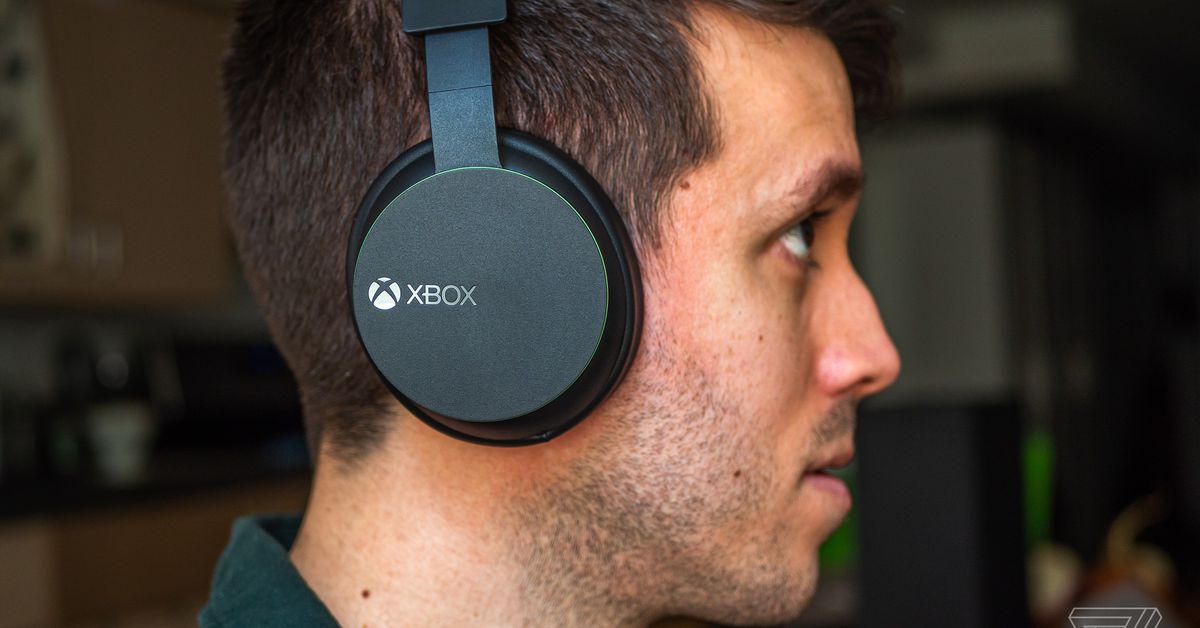 Kulaklık taktığınızda Xbox yakında hoparlörlerinizi otomatik olarak kapatacak