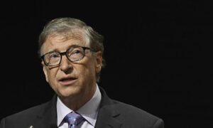 Microsoft yöneticilerinin Bill Gates'i yıllar önce bir kadın çalışana e-posta göndermeyi bırakması konusunda uyardığı bildirildi