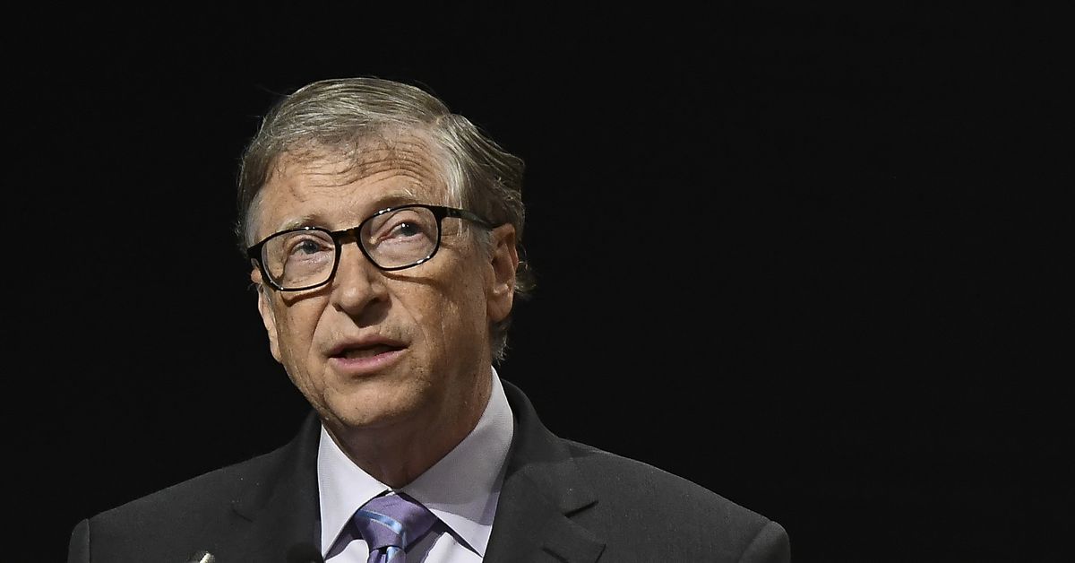 Microsoft yöneticilerinin Bill Gates'i yıllar önce bir kadın çalışana e-posta göndermeyi bırakması konusunda uyardığı bildirildi