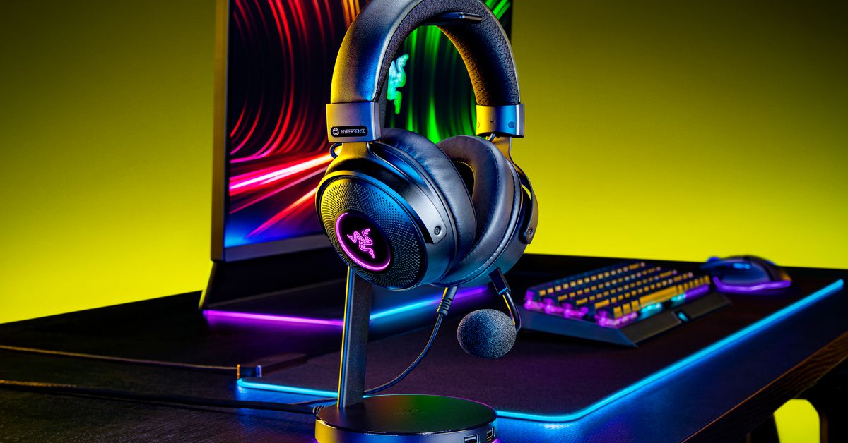 Razer'ın Kraken V3 kulaklıkları, rafine ses ile yeniden tasarlanmış bir görünüm sunuyor