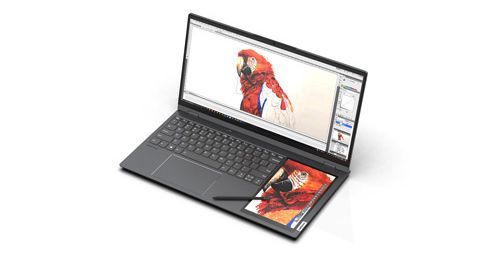 Sızan Lenovo Thinkbook Plus görüntüsü, klavyenin yanında ikinci bir ekran gösteriyor