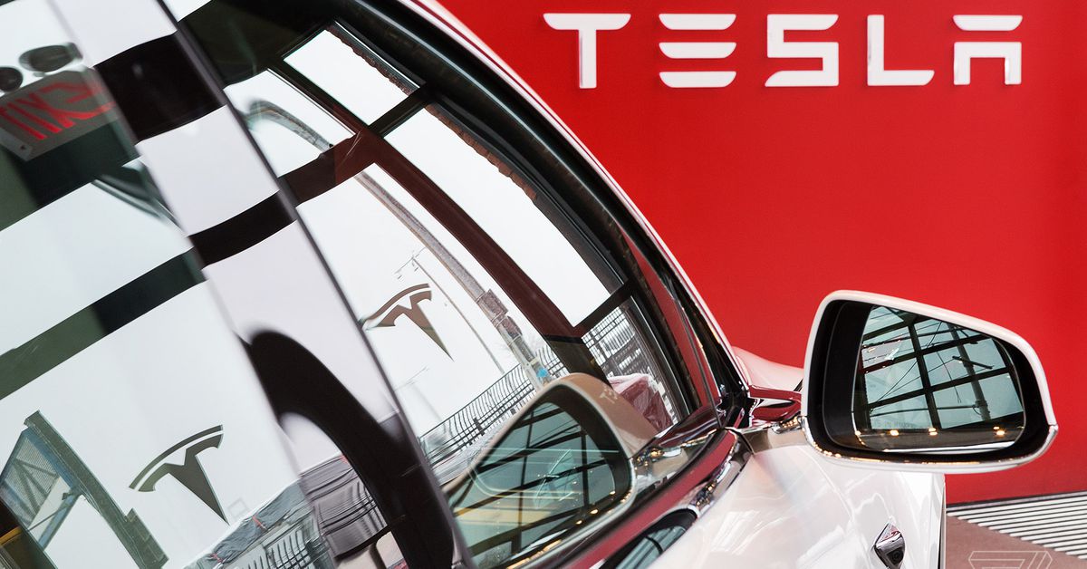 Tesla, elektrikli otomobillerinin dördünün fiyatlarını sessizce yükseltiyor