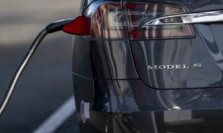 Tesla, hükümetin Otopilot'u düzeltme isteklerini görmezden gelmeye devam ediyor