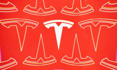 Tesla'nın sürüş veri depolama sistemi Hollandalı araştırmacılar tarafından hacklendi