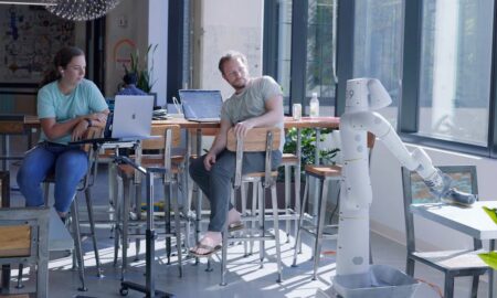 Alphabet, prototip robotlarını Google'ın ofislerinin etrafını temizlemek için kullanıyor
