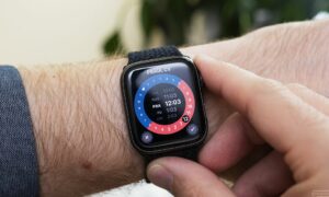 Apple Watch SE, Amazon ve Best Buy'da sadece 219 dolara mal oluyor