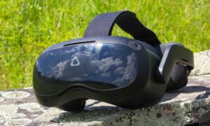 HTC'nin Vive Focus 3 güncellemesi, oyun salonlarını VR sırt çantalarından kurtarabilir