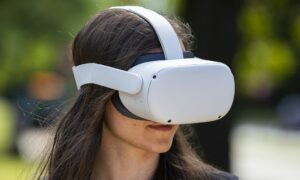 Oculus Quest 2, bugünden itibaren 50 ABD doları değerinde ücretsiz bir hediye kartıyla geliyor