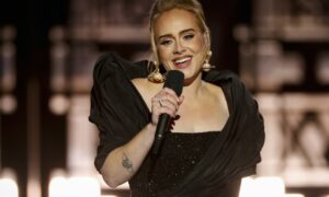 Spotify, Adele'nin söylediği için varsayılan olarak albümleri karıştırmayı durdurur