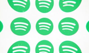 Spotify bir sesli kitap şirketi satın alıyor