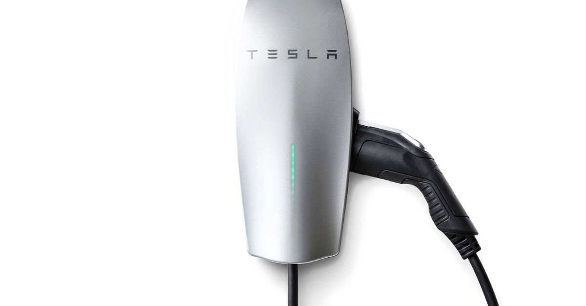Tesla, diğer EV'lerle çalışan ev şarj cihazı satmaya başladı