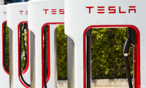 Tesla, Tesla olmayan EV'lerin Supercharger ağını ilk kez kullanmasına izin veriyor