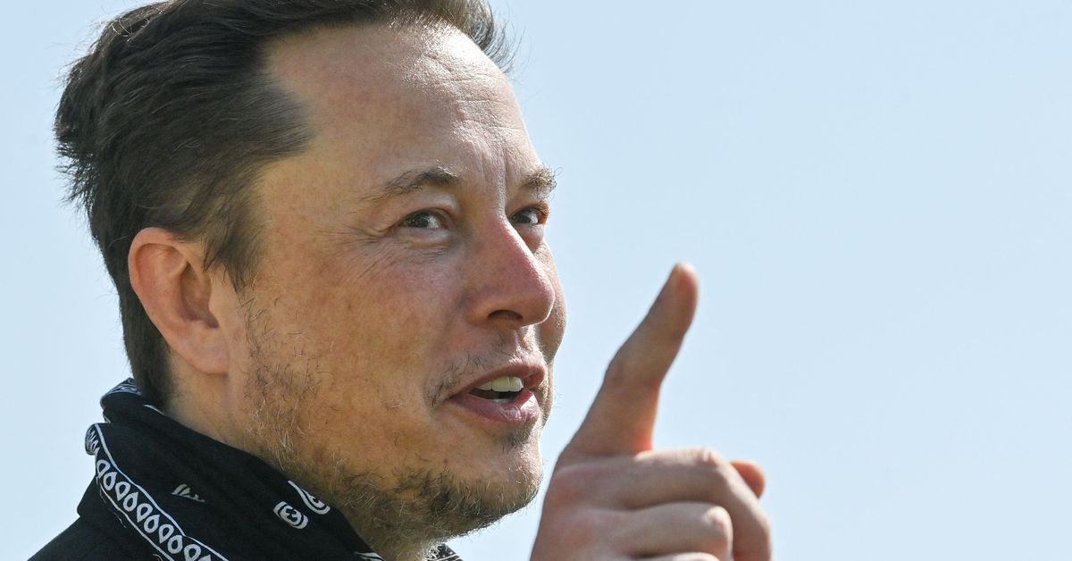 Elon Musk, Raptor motor üretiminin SpaceX'i iflas riskine sokan bir "felaket" olduğunu söyledi