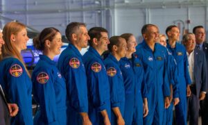 NASA'nın en yeni astronotları, uzay yolcusu olma yolculukları hakkında konuşuyor